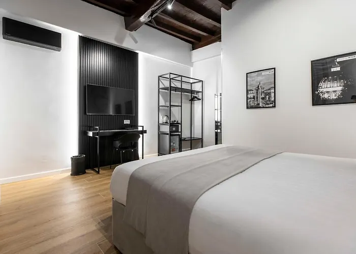 At Luxury Navona 4* רומא