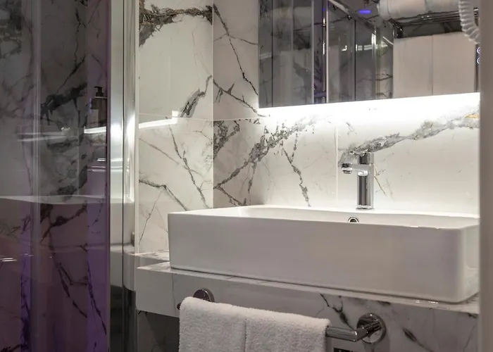 At Luxury Navona בית הארחה 4*