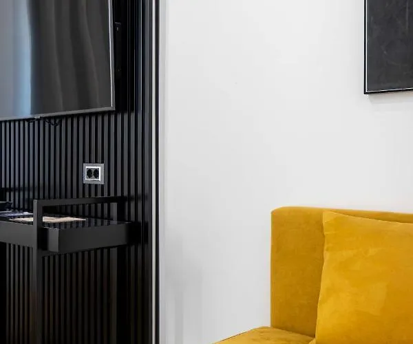 At Luxury Navona בית הארחה